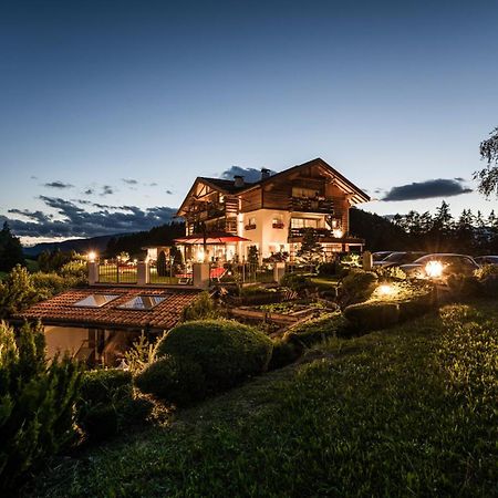 Alpin Boutique Villa Gabriela - Adults Only กัสเตลรอตโต ภายนอก รูปภาพ