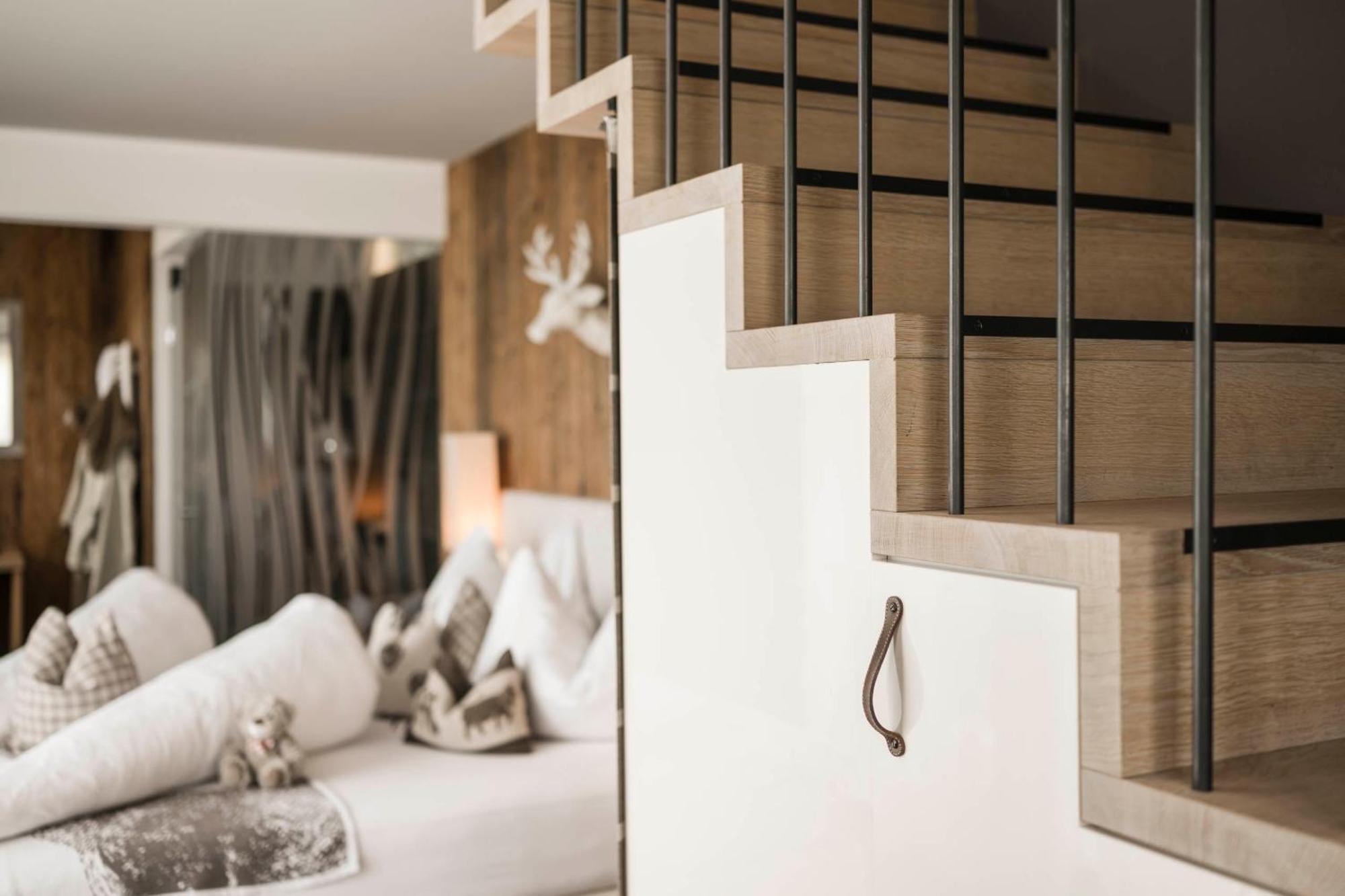 Alpin Boutique Villa Gabriela - Adults Only กัสเตลรอตโต ภายนอก รูปภาพ