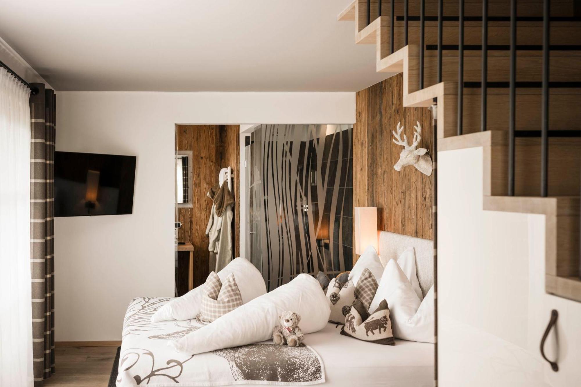 Alpin Boutique Villa Gabriela - Adults Only กัสเตลรอตโต ภายนอก รูปภาพ