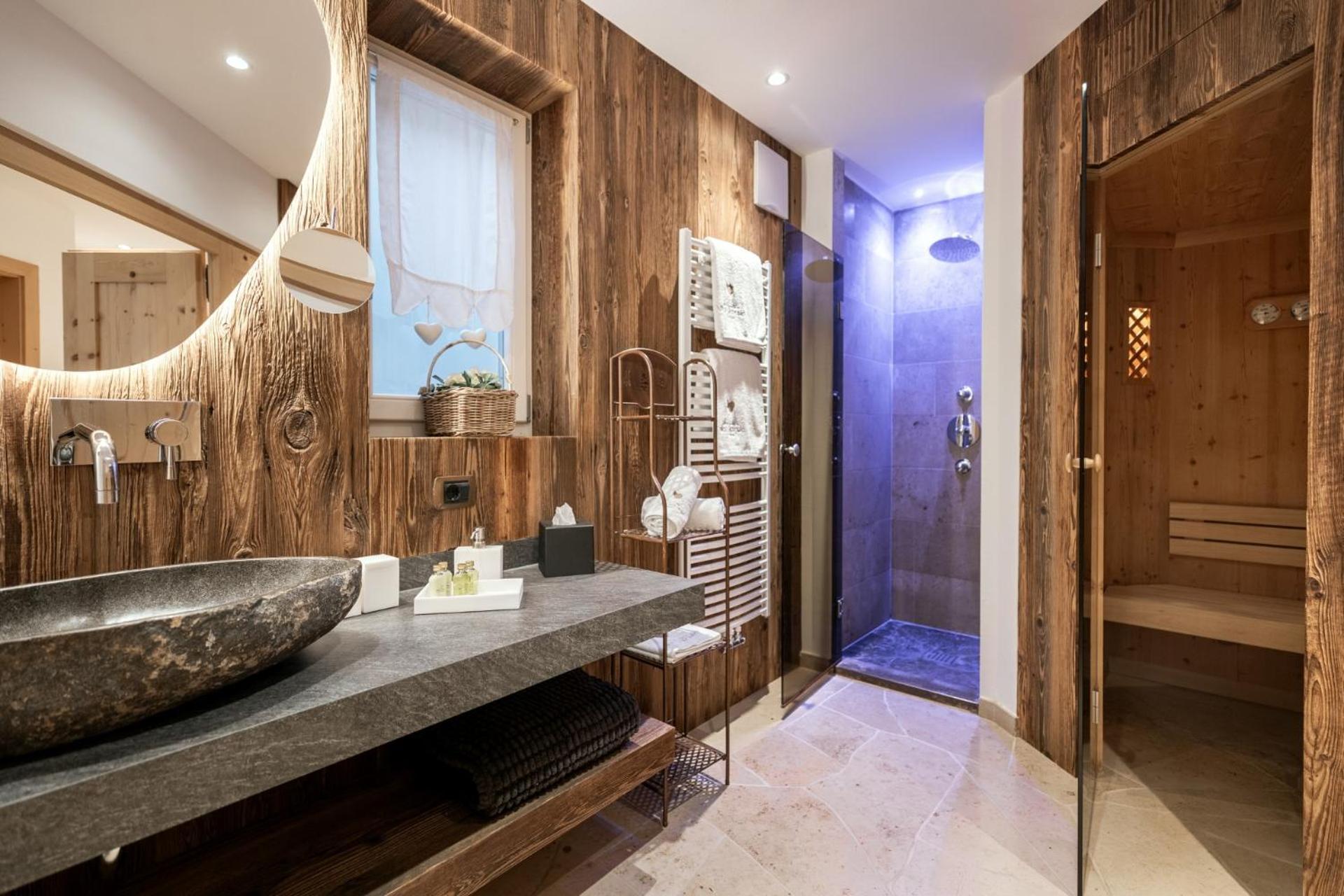 Alpin Boutique Villa Gabriela - Adults Only กัสเตลรอตโต ภายนอก รูปภาพ