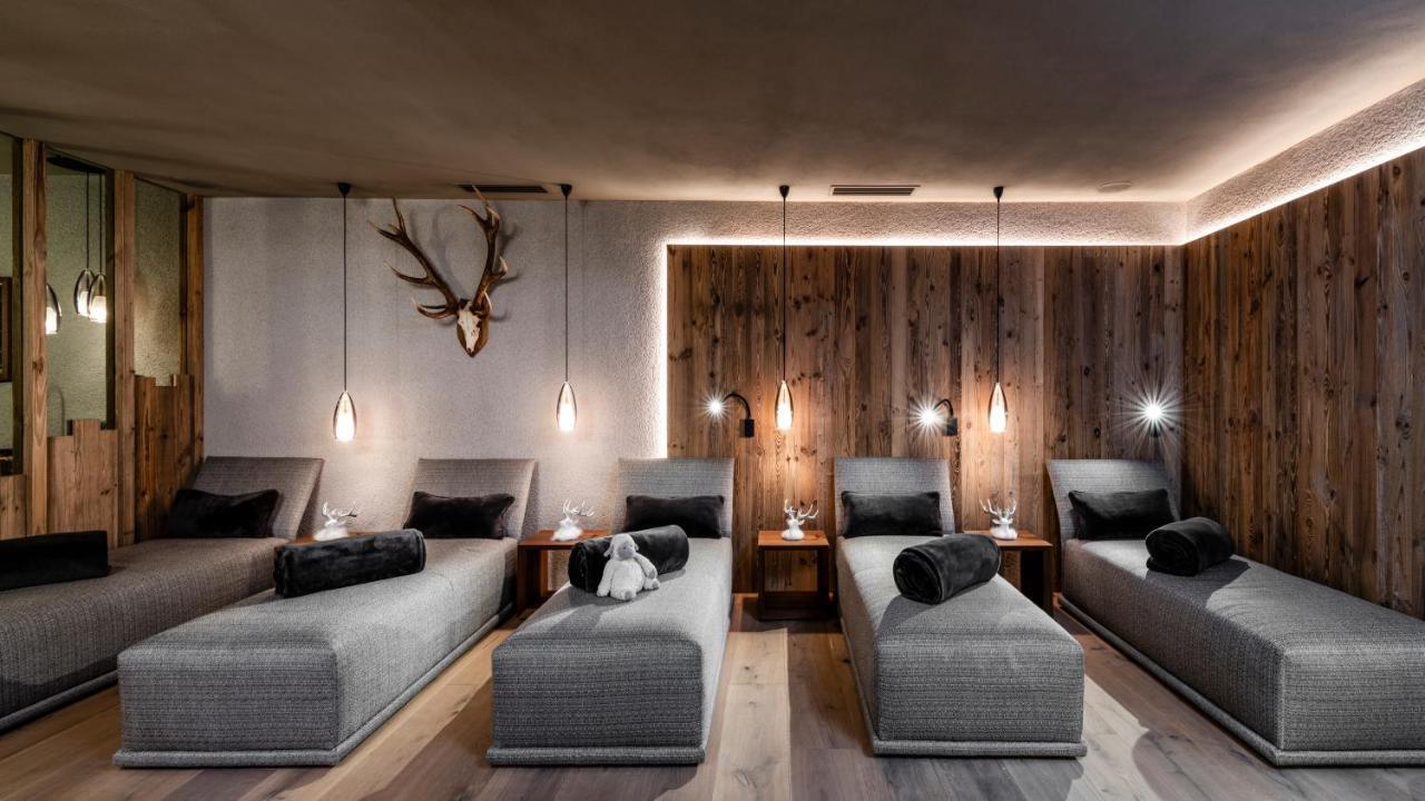 Alpin Boutique Villa Gabriela - Adults Only กัสเตลรอตโต ภายนอก รูปภาพ